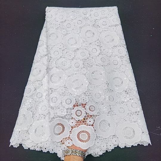 Bridal Lace, 우아하고 시대를 초월한 웨딩 액세서리의 새로운 컬렉션 출시